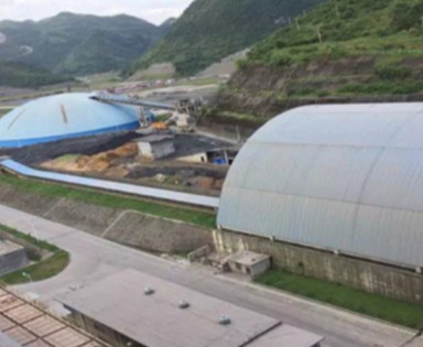 水泥對人類(lèi)作出了巨大的貢獻，被廣泛應用的建筑、橋梁、道路等方面。然而水泥在為人類(lèi)建立巨大功勞的同時(shí)，也產(chǎn)生了對人類(lèi)有害的一面。